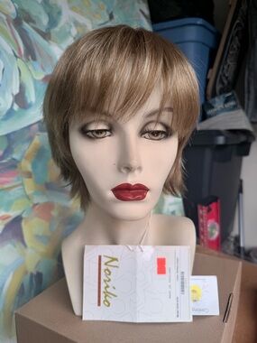 Noriko Sky Synthetic Wig Spring Honey 1662N Short Wispy Bob Shag New NWT